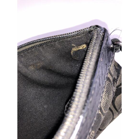 COACH Signature C Wristlet Black Zip MSRP $98 - Picture 4 of 7